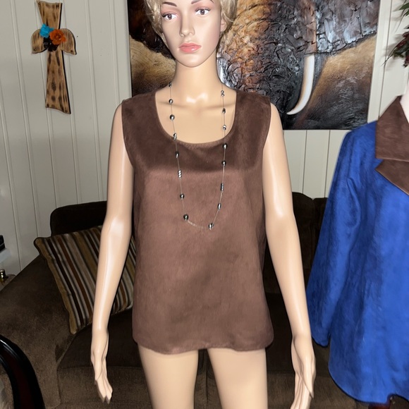 Dianaira • Size 12 • 3 Piece Outfit • Leather • Blazer/Blouse/Pants • Brown/Blue - Picture 11 of 16